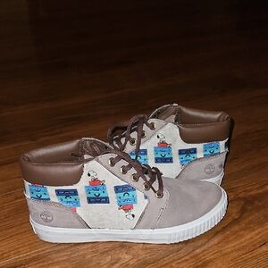 Timberland Booties With Snoopy On Them size 7